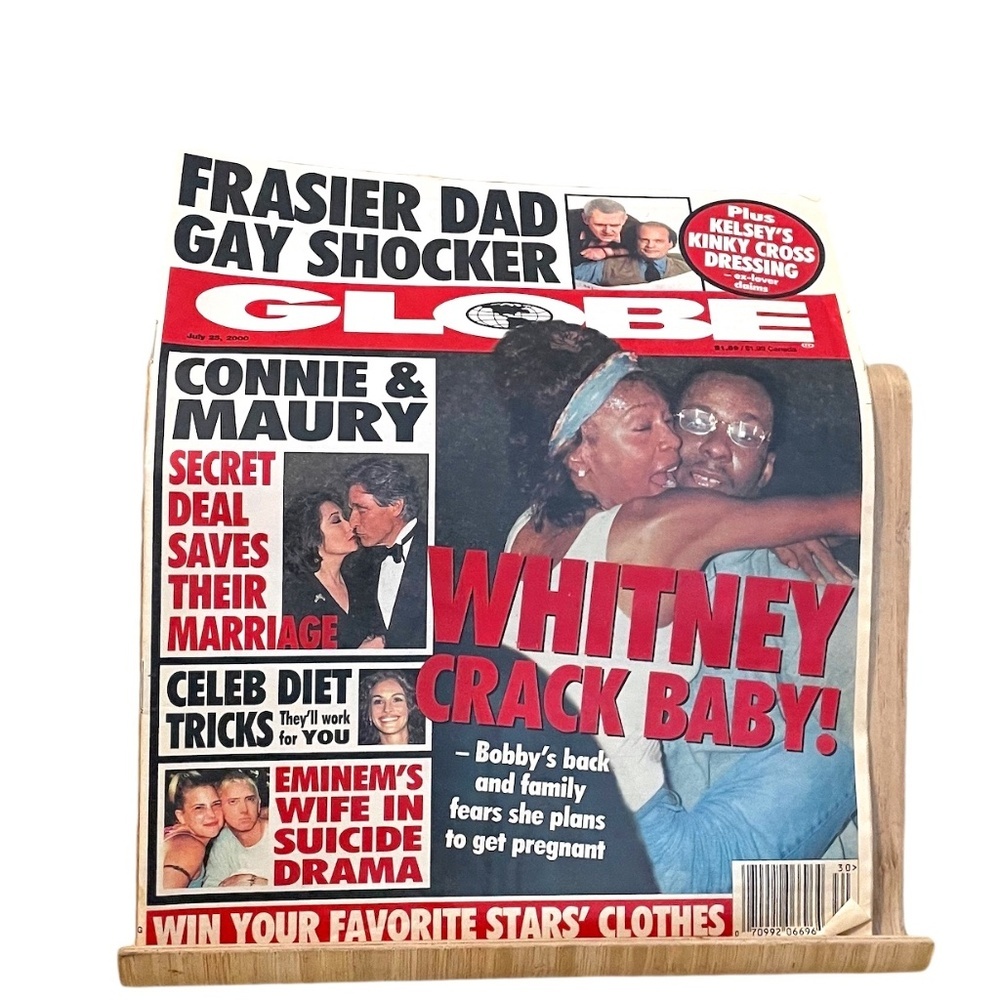 Globe Magazine JULY 25, 2000 WHITNEY‎ AND BOBBY